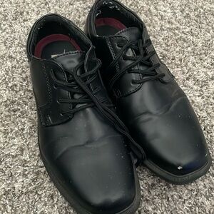 Kids Madison Avenue Dress Shoes.  Size 3